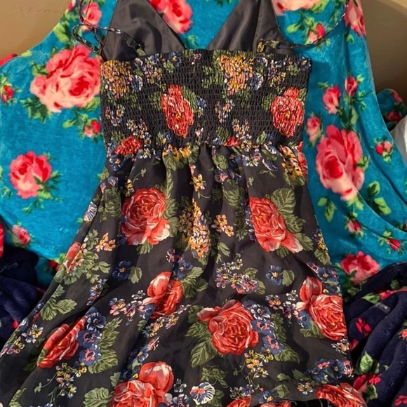 BEAUTIFUL FLORAL SUMMER DRESS - Picture 2 of 5